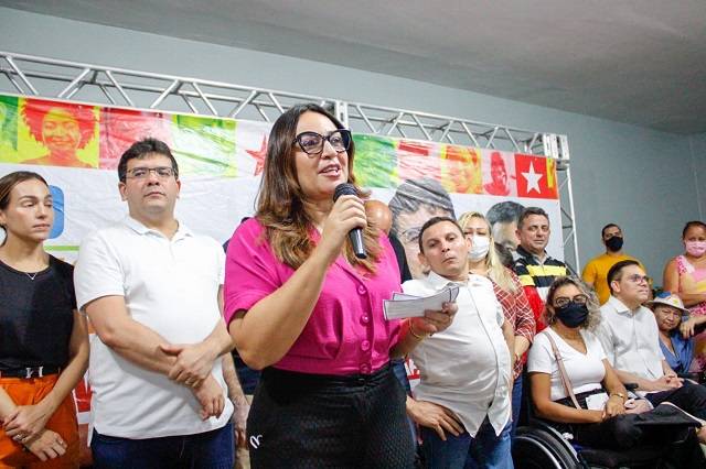 Deputada federal Rejane Dias debate a questão das pessoas com deficiência